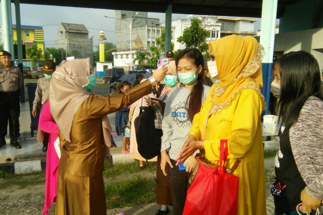 Suhu Tubuh Penumpang Diperiksa, Kendaraan \