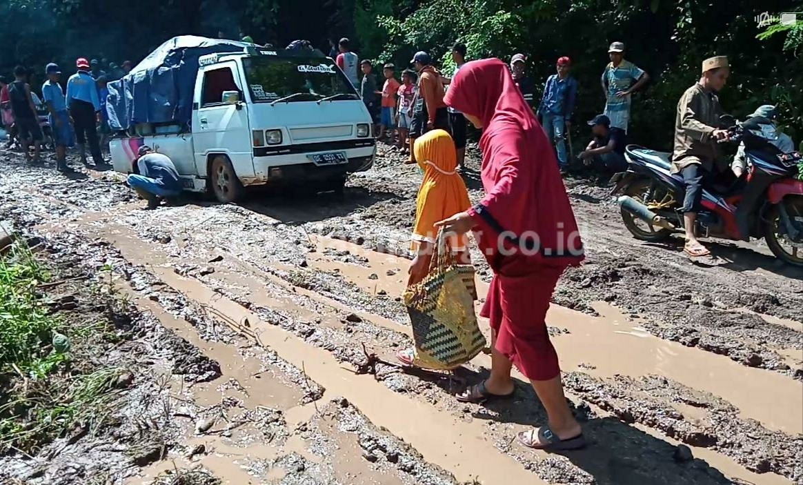 Jalur Longsor di Limau Bisa Dilewati, Tapi Hati-hati!