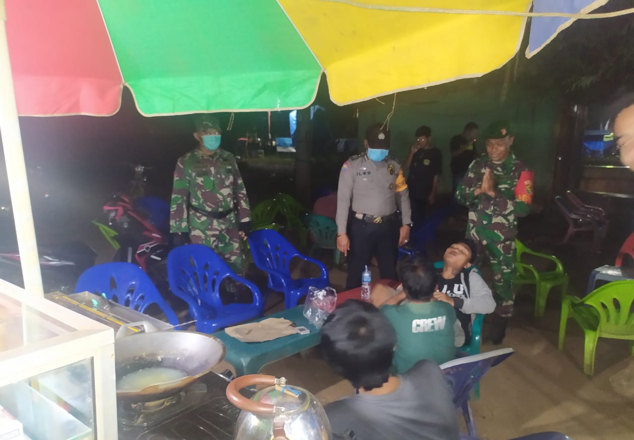 Polres-Kodim 0429 Lamtim Patroli Bersama Cegah Kerumunan Massa