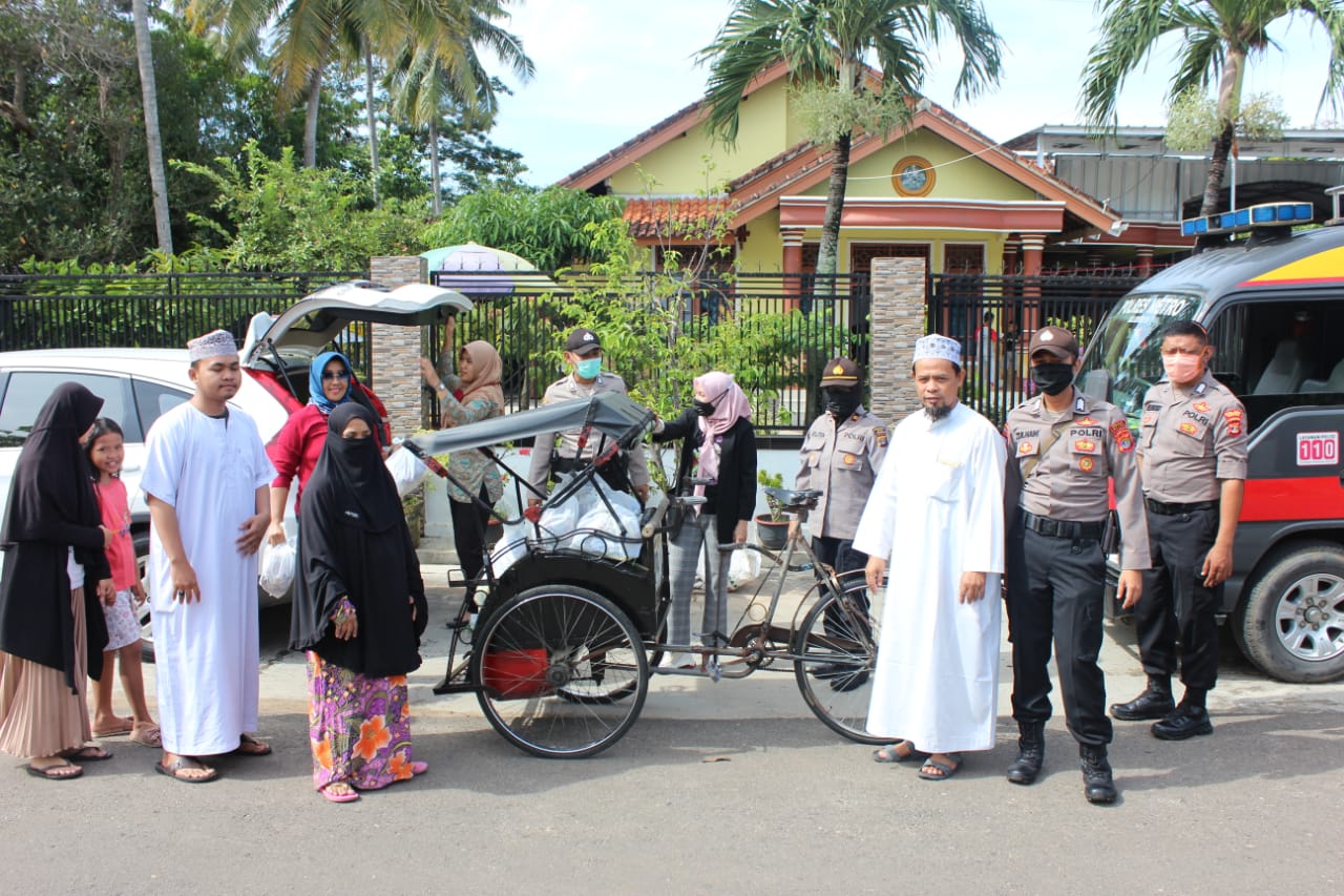 400 Paket Sembako Dibagikan