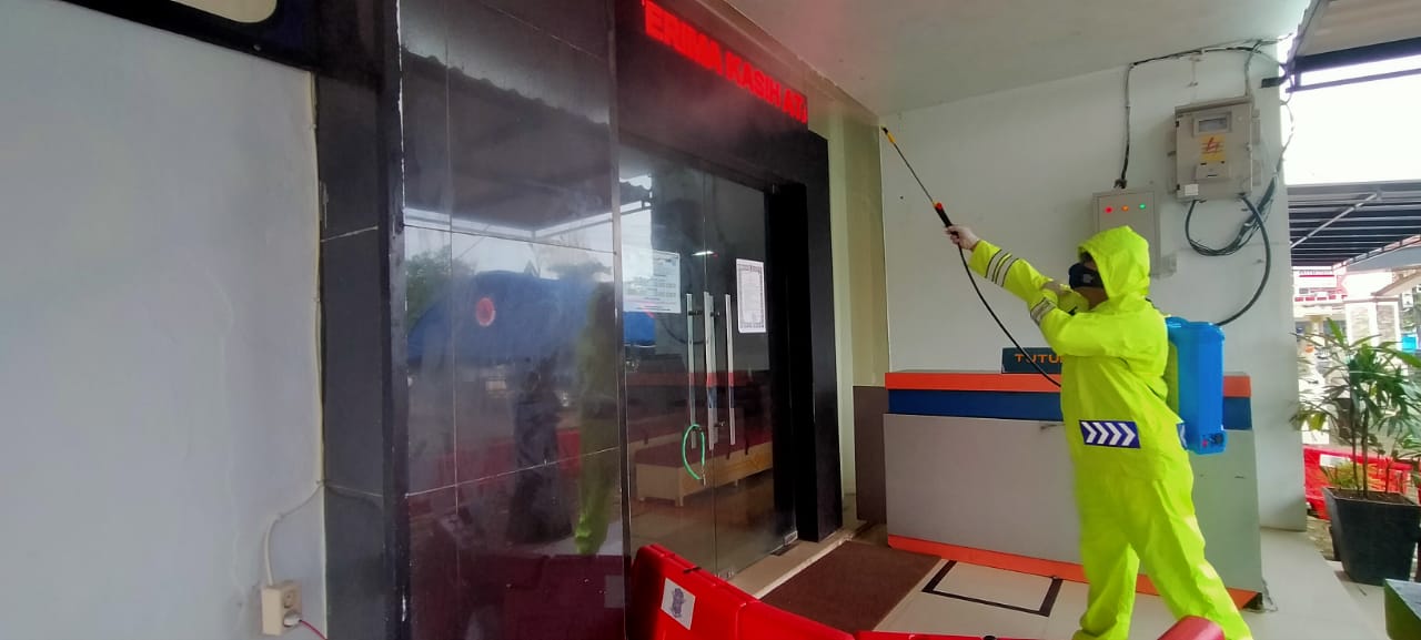 Jasa Raharja-Ditlantas Polda Lampung Semprot Disinfektan