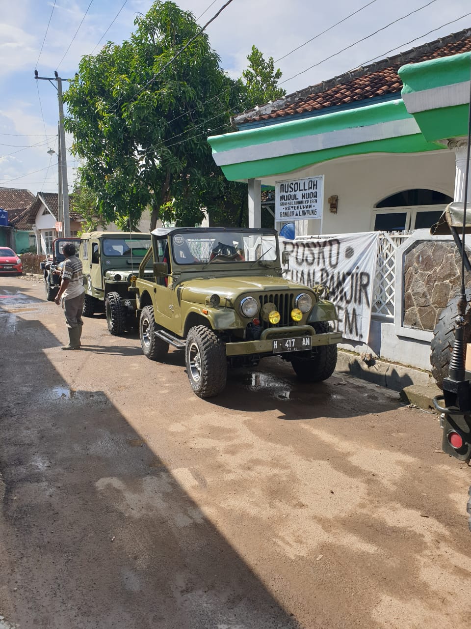 WLC Santuni Korban Banjir dan Baksos