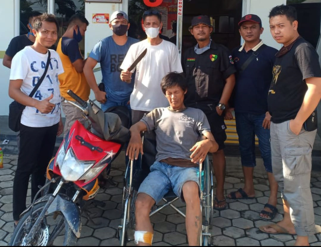 Minta Belikan Rokok, Sudah Diberi Malah Todongkan Senpi Juga Golok
