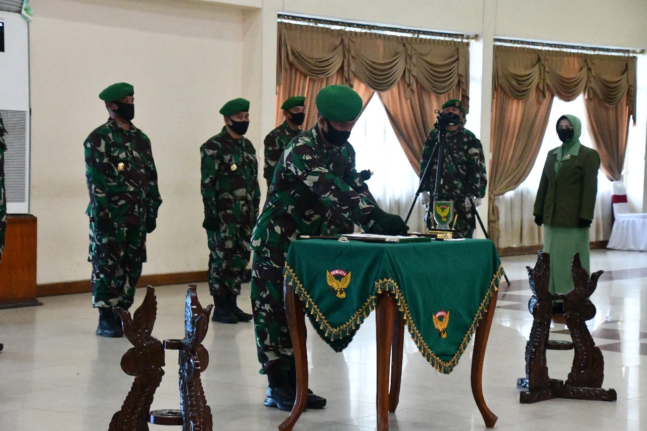 Kolonel Inf Toto Jumariono Resmi Jabat Danrem 043/Gatam