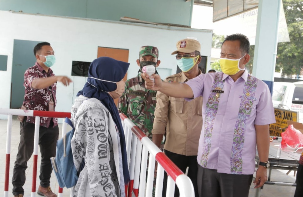Tiba di Pringsewu, Rombongan Santri Diperiksa, Diajak Senam dan Berjemur