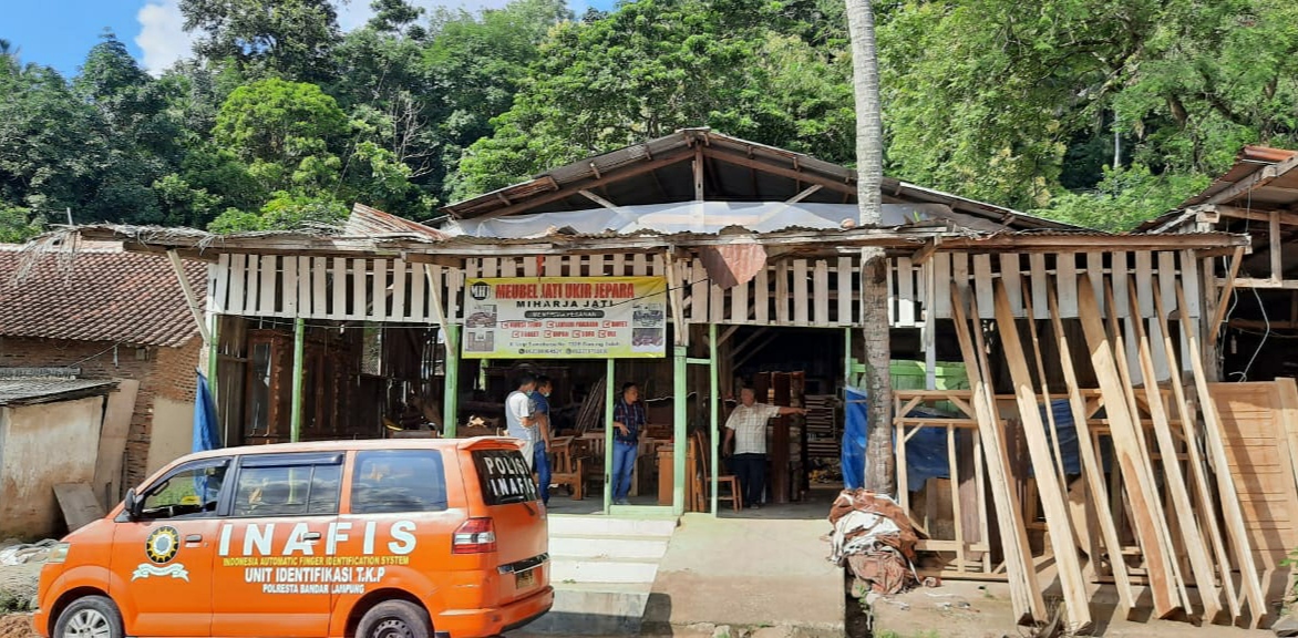 Peralatan Raib, Pekerja Mebel Dipulangkan