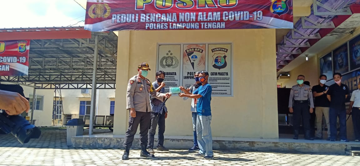 Peduli Jurnalis, Polres Lamteng Berikan APD saat Meliput
