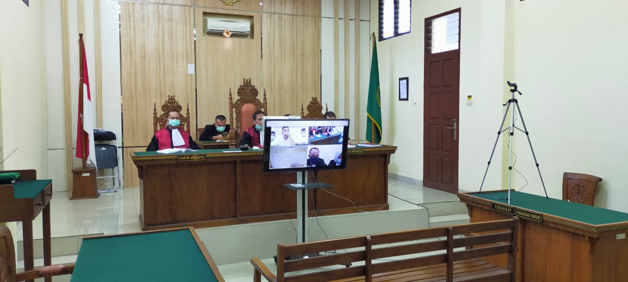 Majelis Hakim Vonis Ketiga Terdakwa Korupsi RSUD Pesawaran 1 Tahun 6 Bulan