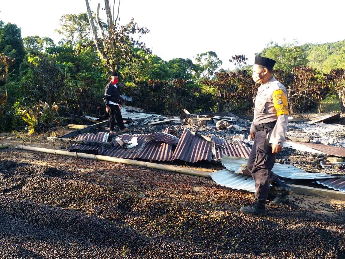 Dua Rumah di BNS Ludes Terbakar, Kerugian Ditaksir Puluhan Juta