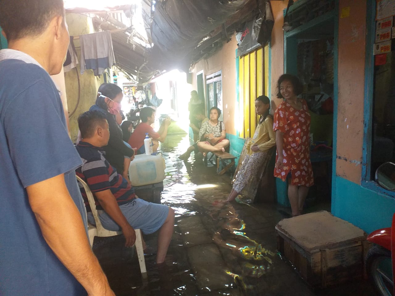 Banjir Rob Rendam Ratusan Rumah