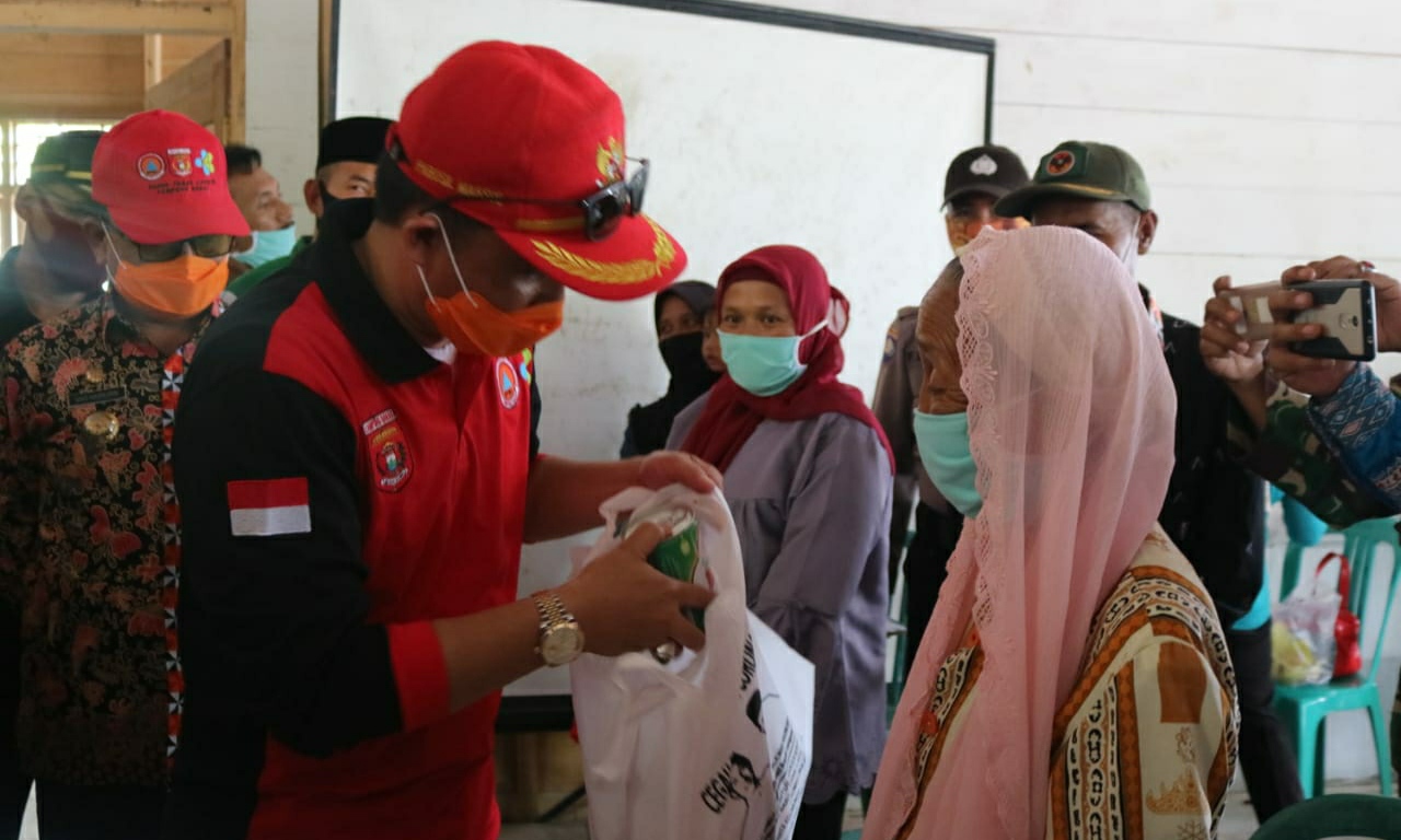 Target H-3 Lebaran, 7.234 Lansia di Lambar Terima Bantuan Sosial
