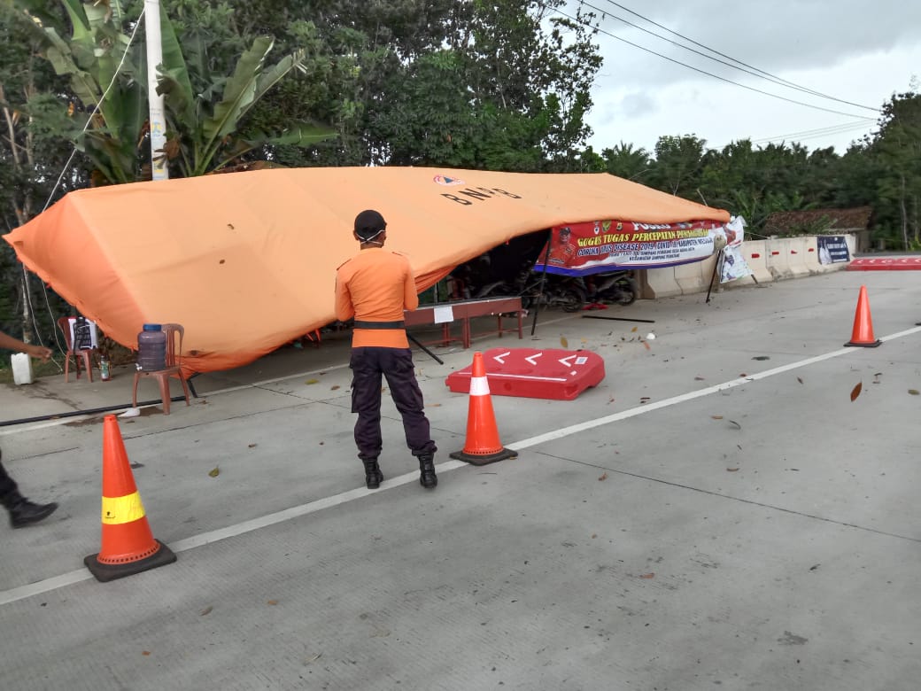 Hujan Deras di Mesuji, Dua Tenda Posko Rusak