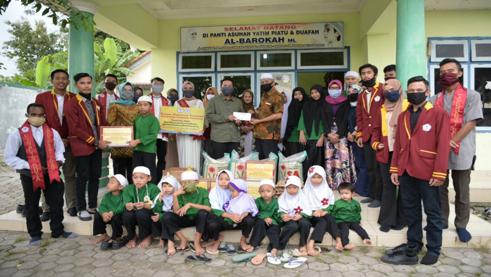 Universitas Teknokrat di Bulan Ramadhan Salurkan Zakat ke Panti Asuhan dan Pondok Pesantren