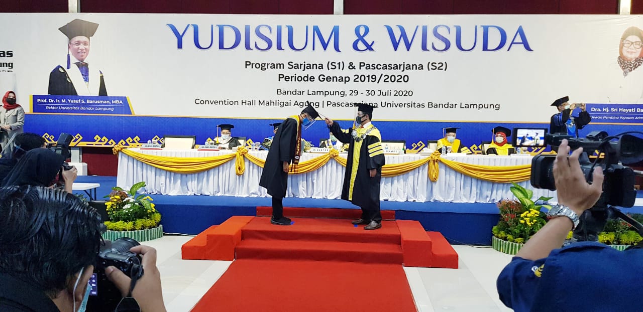 Pertama New Normal, UBL Gelar Wisuda