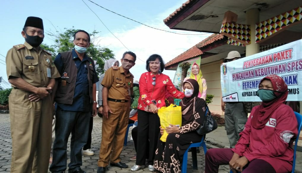 Salurkan Bantuan untuk Anak Berkebutuhan Khusus, Lansia dan Ibu Hamil di Tanggamus
