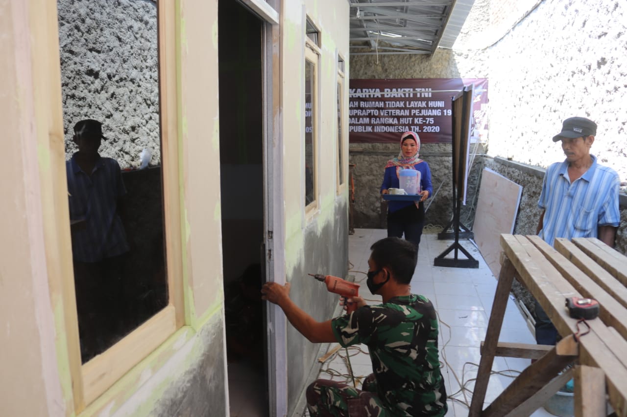 Kodim 0410/KBL Perbaiki Rumah Veteran Pejuang 45
