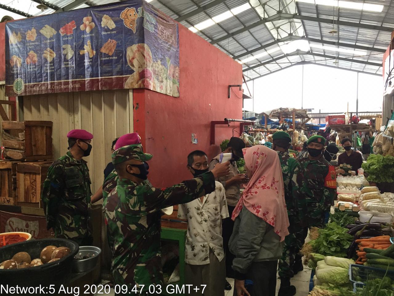 Kodim 0410/KBL Tegakkan Disiplin Protokol Kesehatan di Pasar Tugu