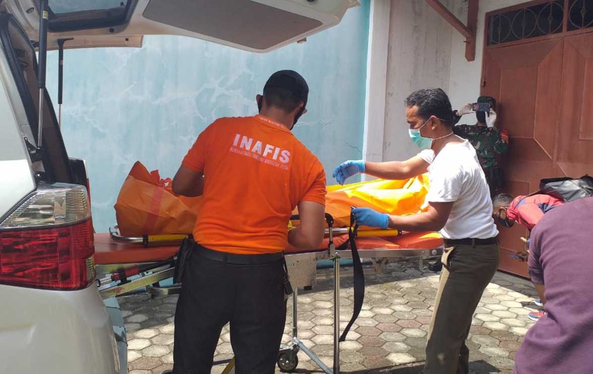 Suami Temukan Istri Tewas Tergantung