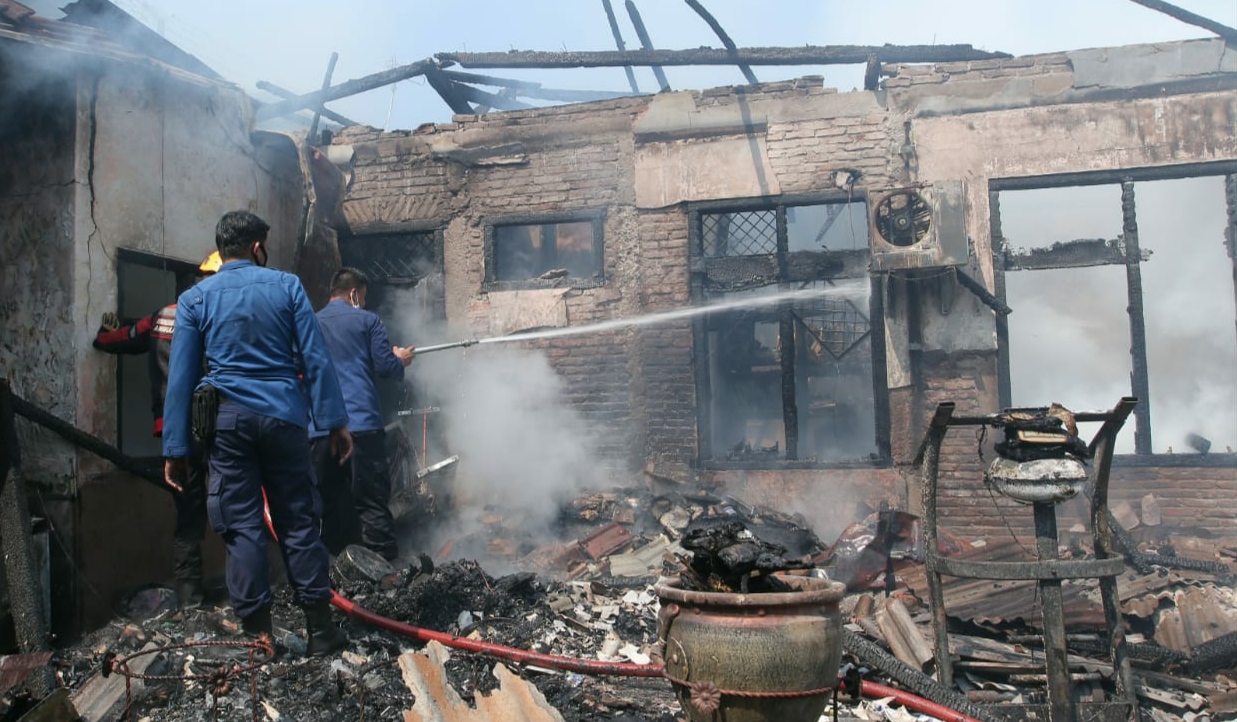 Kulkas Korsleting, Rumah Terbakar, Kerugian Ditaksir Rp1 M