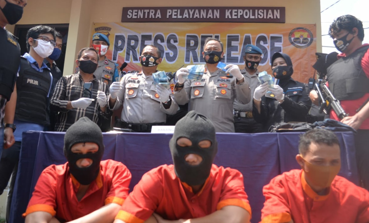 Ini Cara Kawanan Bandit Bobol ATM