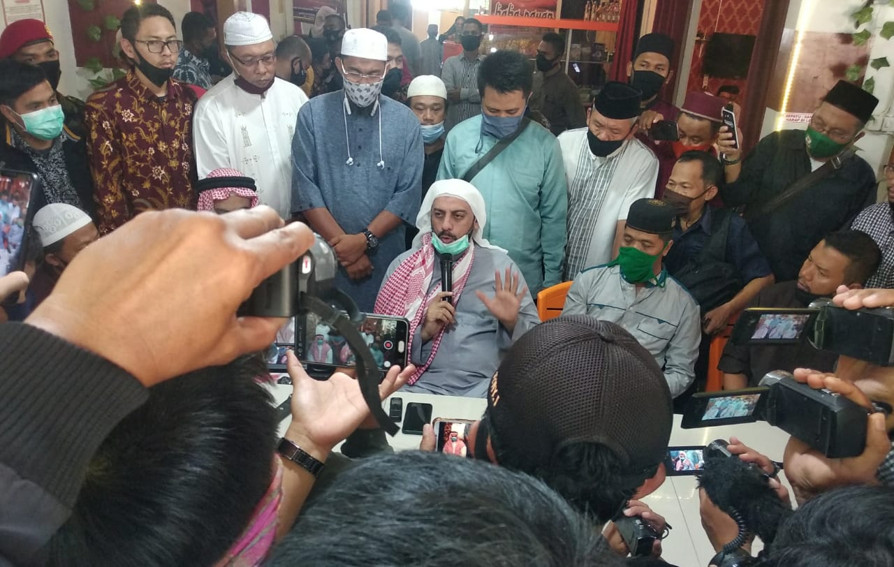 Cerita Tim ANNABA Dampingi Syeikh Ali Jaber, Usai Dapat 10 Jahitan Tetap Ingin Tepati Jadwal