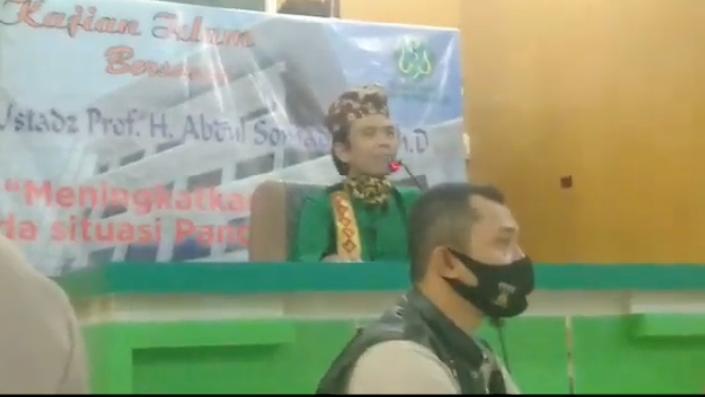 Buat Jamaah Teteskan Air Mata, Kajian UAS Tak Lepas Dari Kawalan Ketat Aparat