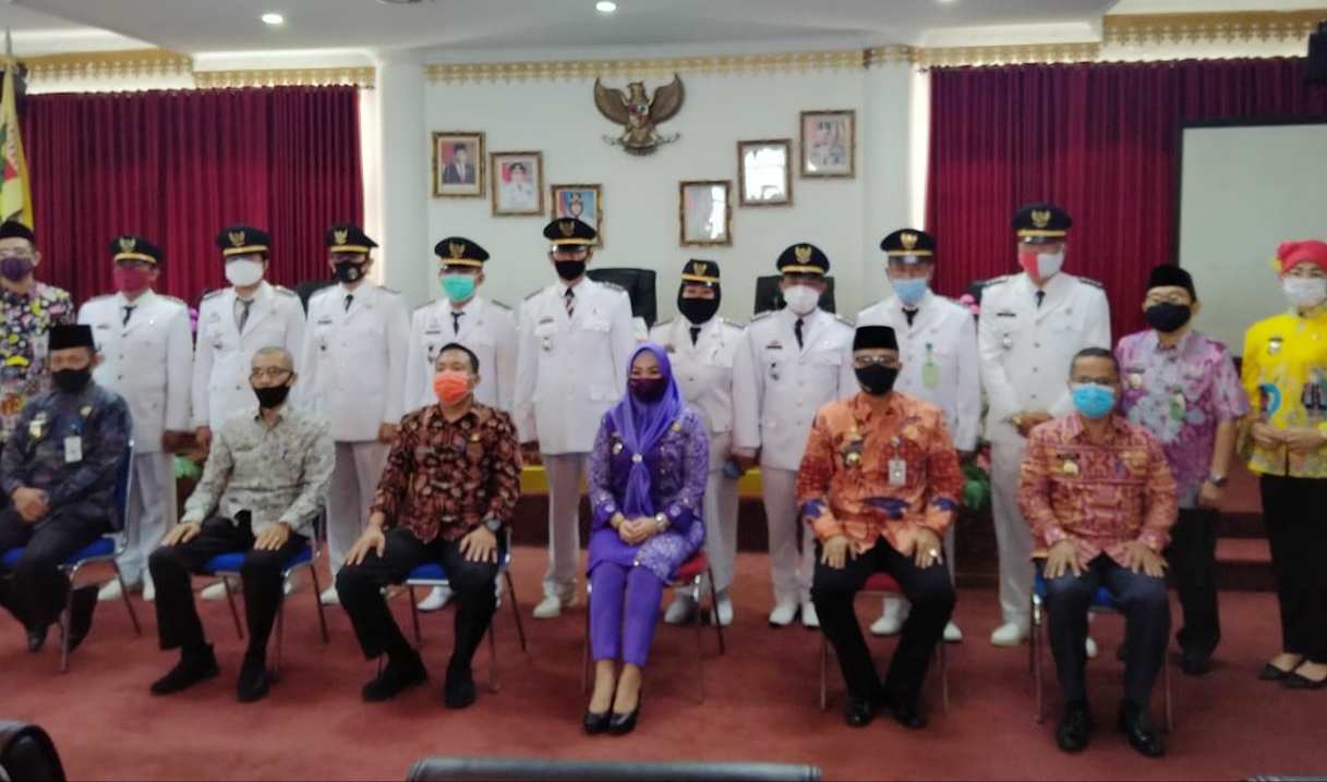 Bupati Tanggamus Lantik 17 Pejabat, \