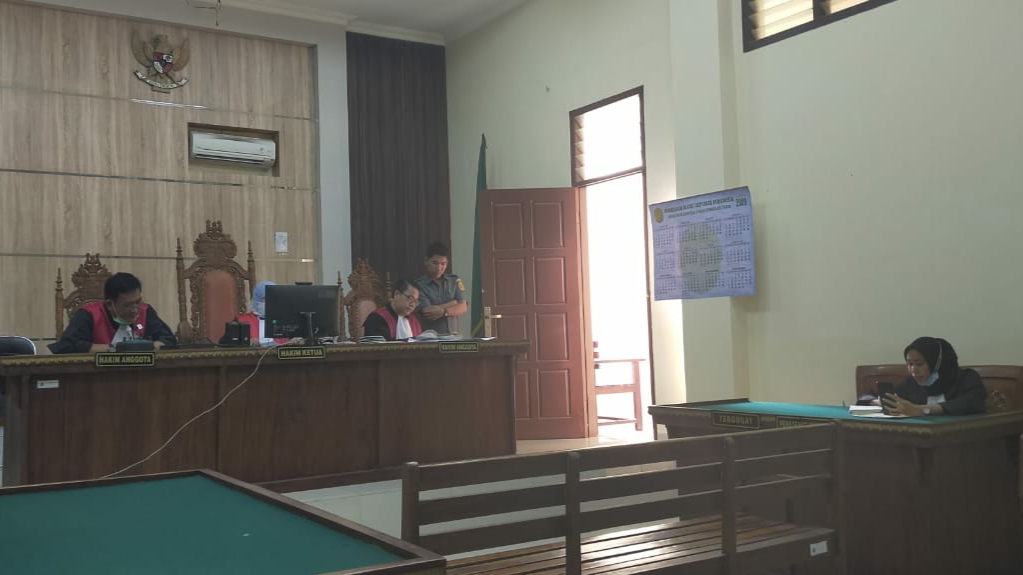 Divonis 8 Tahun, Terdakwa Pencabulan Ini Menangis
