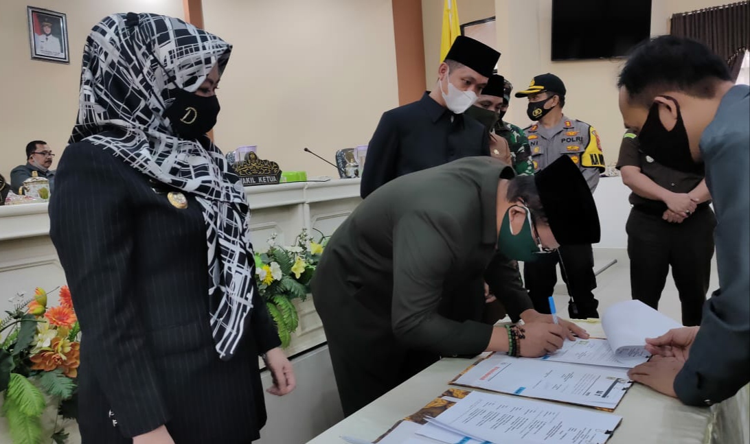 DPRD Tanggamus Gelar Paripurna Penandatanganan MoU KUA-PPAS Perubahan 2020