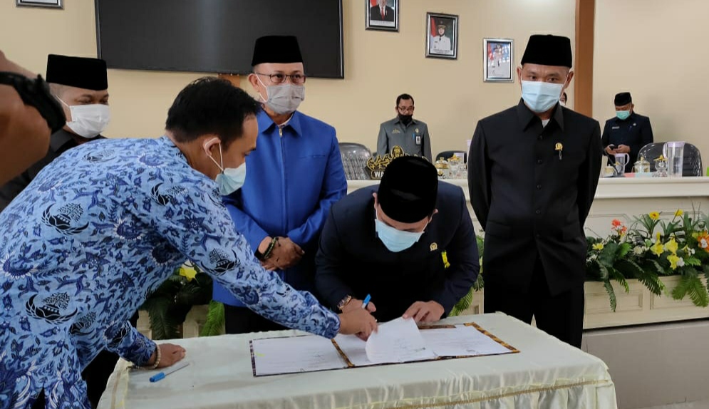 DPRD Tanggamus Setujui APBD Perubahan 2020