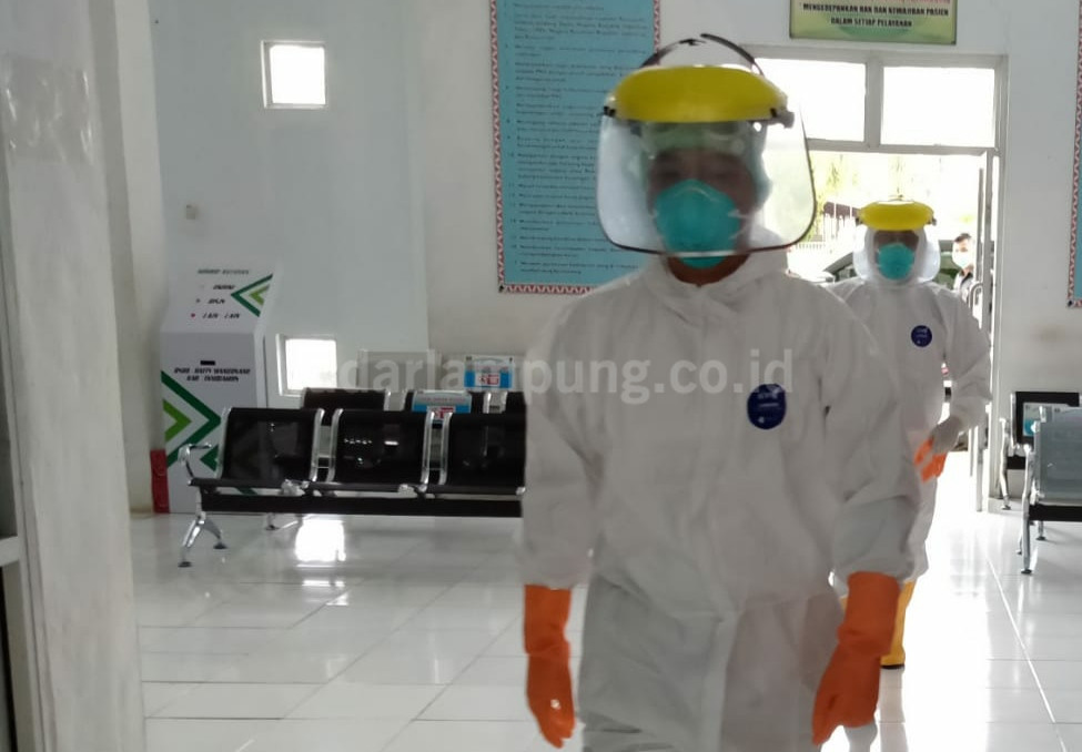 Tambah Tiga Positif Covid-19, Sekkab Tanggamus Langsung Tinjau Pasien di Ruang Isolasi
