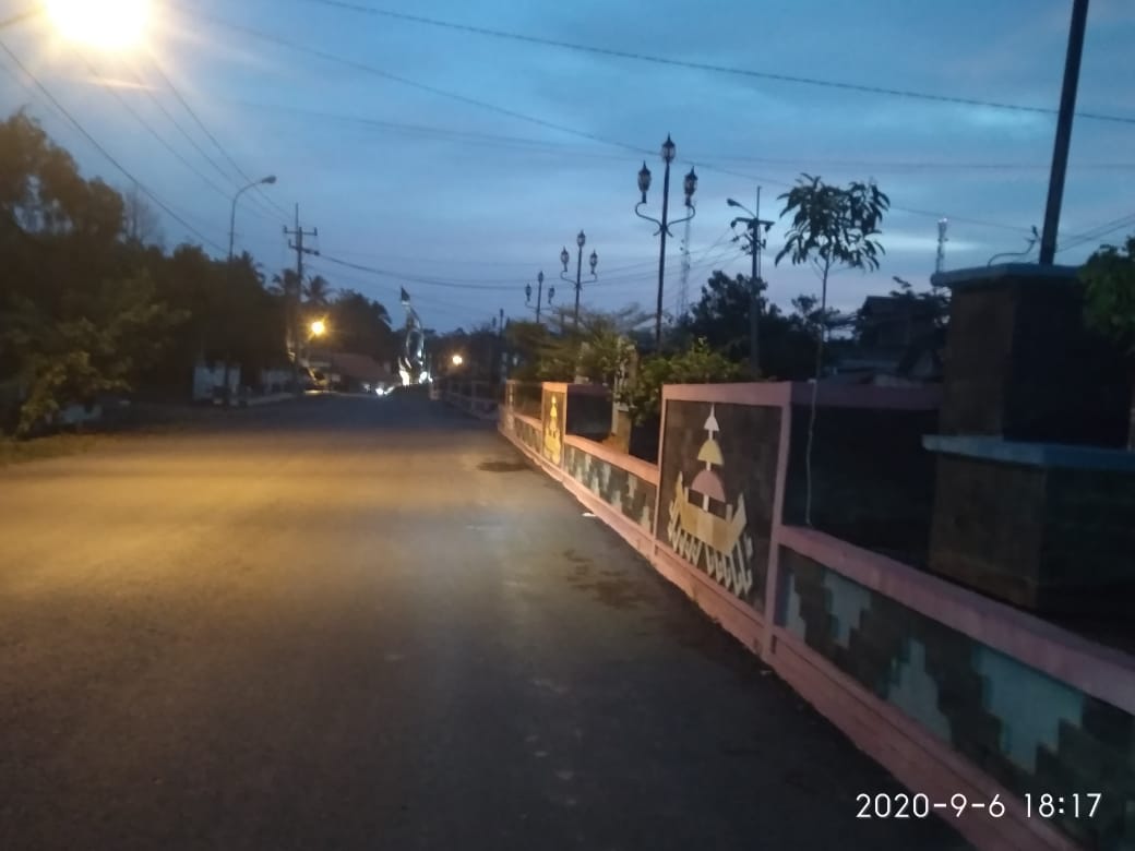 Warga Keluhkan Lampu Taman Rusak