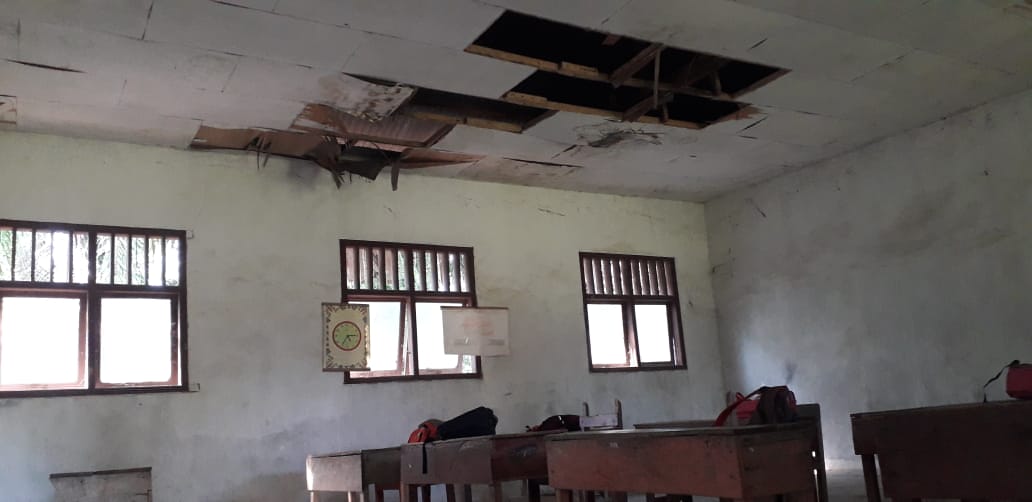 Penampakan Memprihatinkan Bangunan Sekolah di Waykanan
