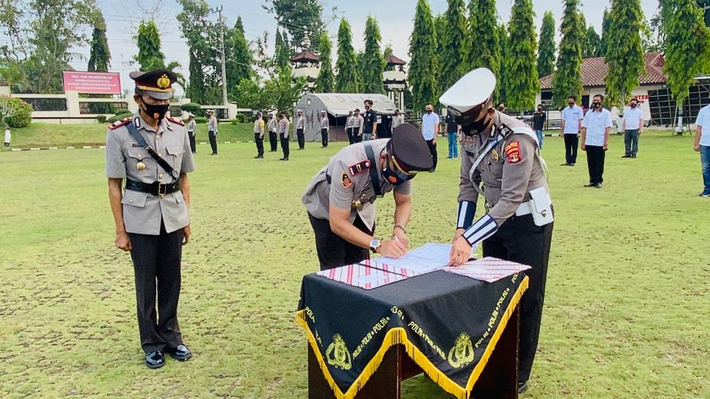 Kasat Sabhara dan Dua Kapolsek di Serah Terimakan