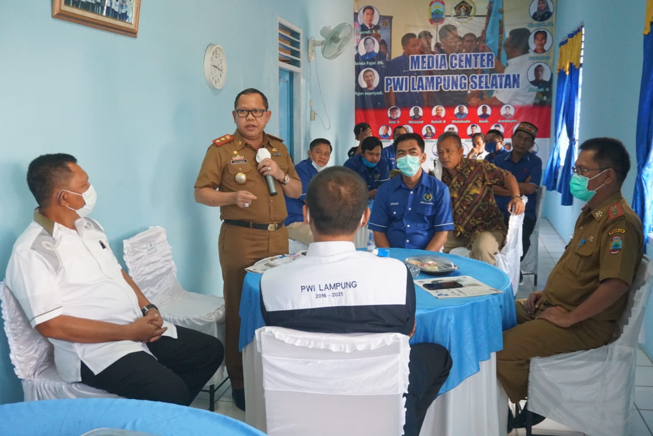 Bincang Santai dengan PWI Lamsel, Sulpakar Siap Bersinergi