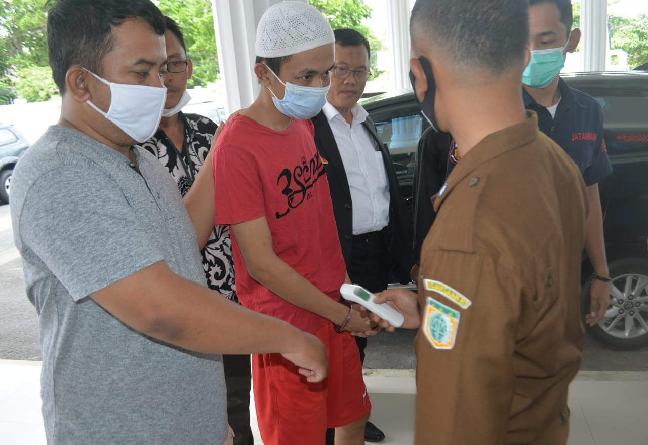 Tiba di Kejari, Alfin Mengaku Sehat