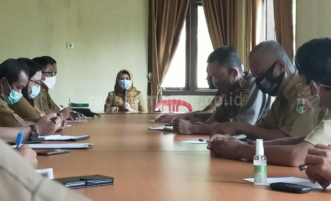 Bupati Dewi Handajani Ngantor di Kecamatan Kotaagung