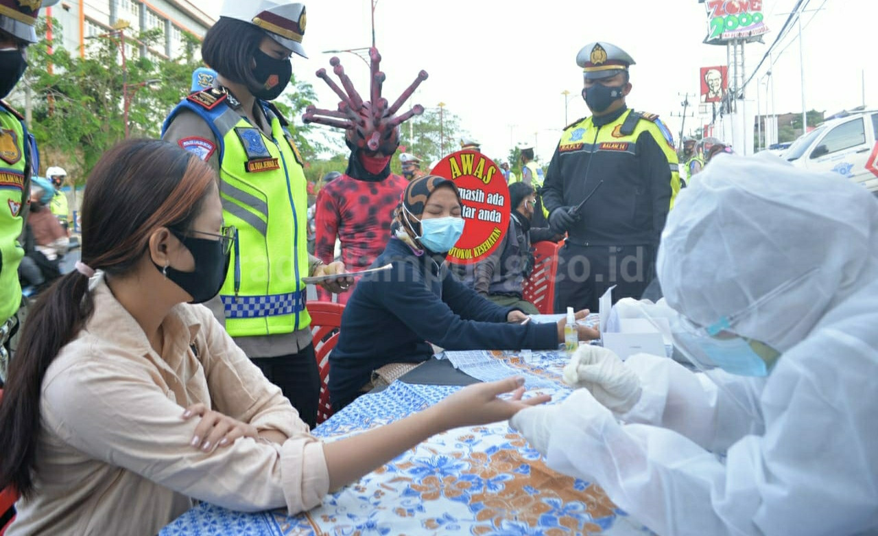 Operasi Zebra, Satlantas Polresta Bandarlampung Rapid Tes di Jalan
