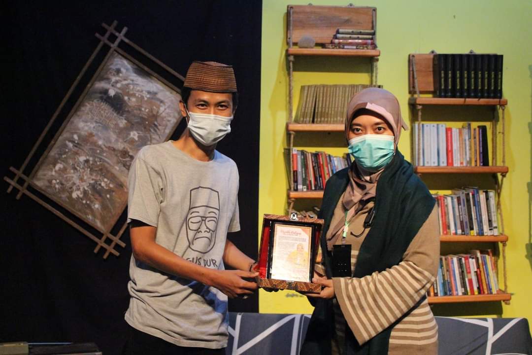 Politik Sebagai Jalan Kemanusiaan