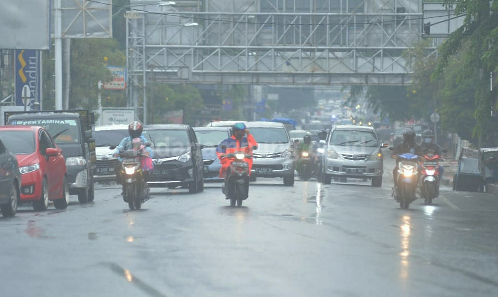 Siap-siap Cuaca Ekstrem saat Musim Hujan!