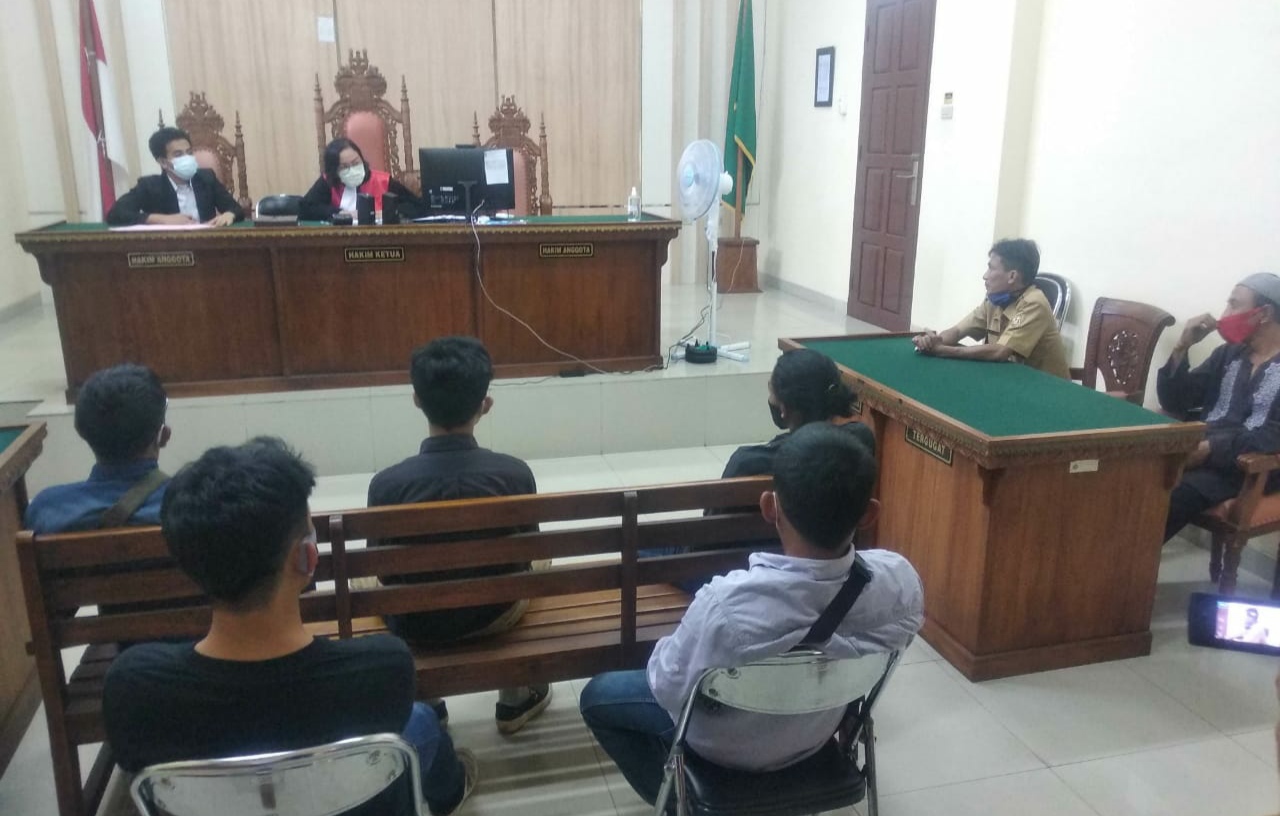 Tolak Peradilan Cepat, Hakim Minta Penyidik Lengkapi Berkas Pengeroyokan Relawan Yutuber