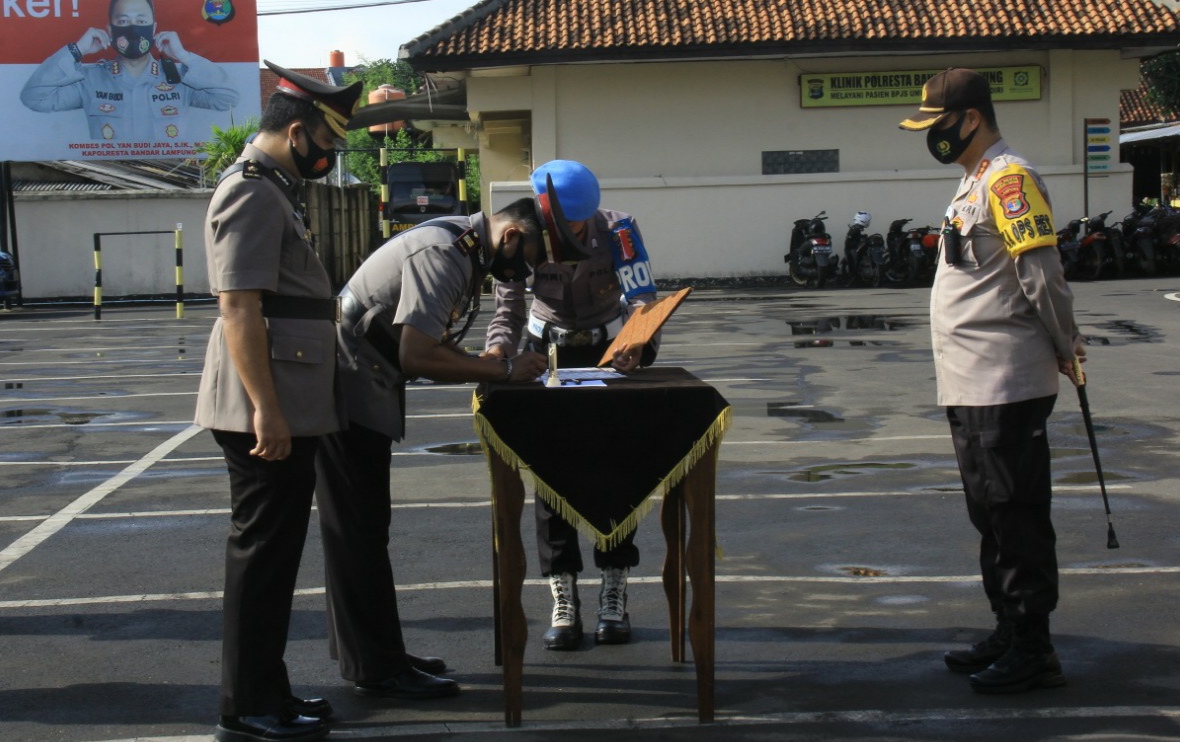 Jabatan Kasatintelkam dan Kapolsek Sukarame Diserahterimakan