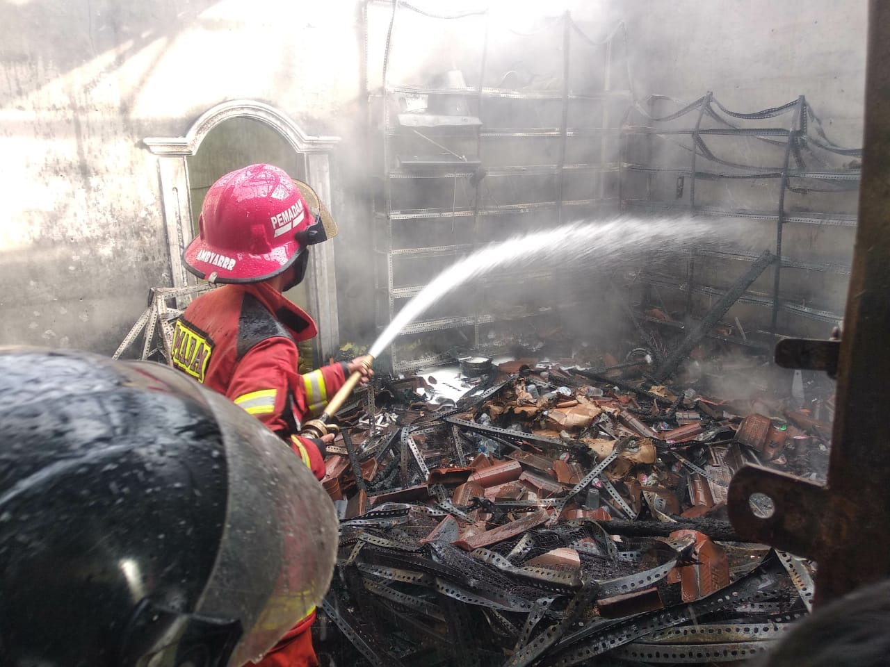 Ditinggal Sarapan, Ruko Hangus Terbakar, Pemilik Rugi Ratusan Juta Rupiah