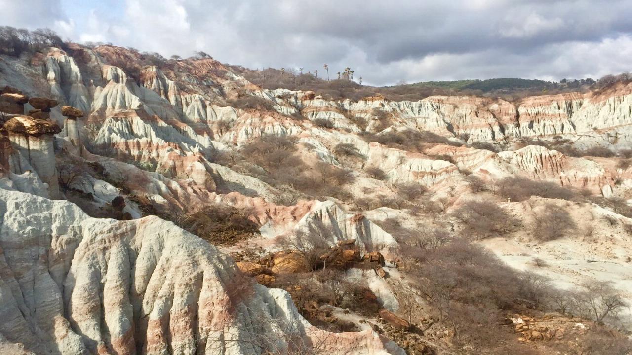 Sekilas Tebing Kelabba Madja, Potensi Pariwisata dari Perbatasan Indonesia