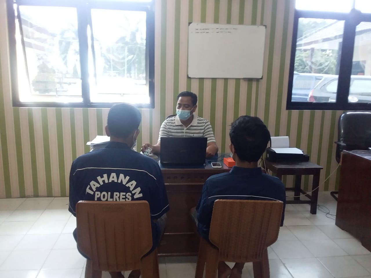 Pedagang Tahu dan Karyawan Hotel Saling Bantu Dalam Kejahatan, Berakhir di Penjara