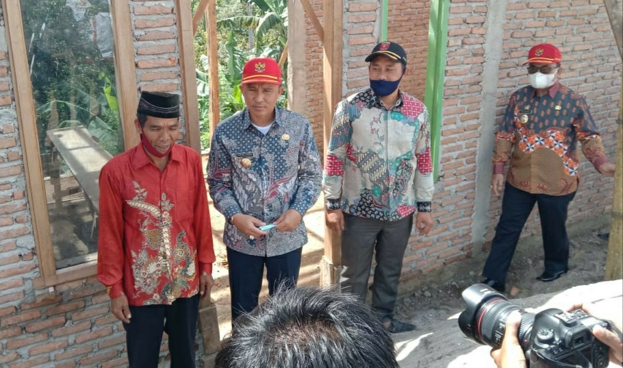 Parosil-Mad Hasnurin Launching 63 RS RTLH di Kecamatan BNS