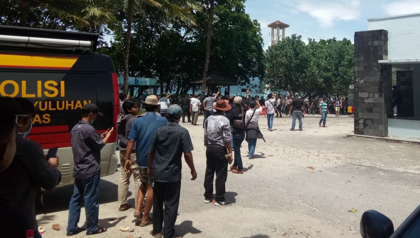 Ada Batu Melayang di Pleno Tungsura Pilkada Pesbar