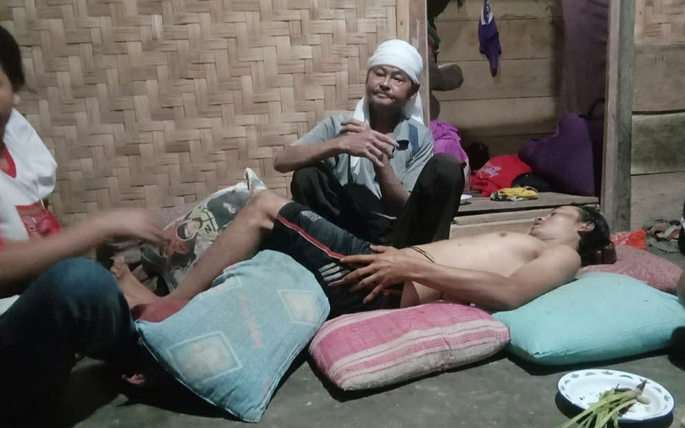 Nekat Menggiring Tanpa Pendampingan, Dua Warga BNS Terinjak Gajah