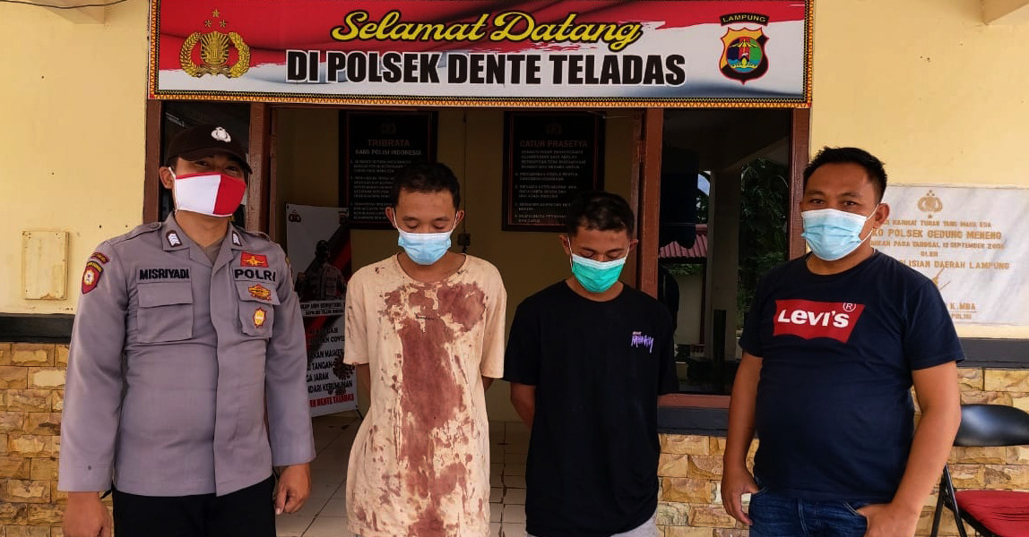Puas Karaokean, Pengunjung Cafe Gondol Ponsel Pemandu Lagu