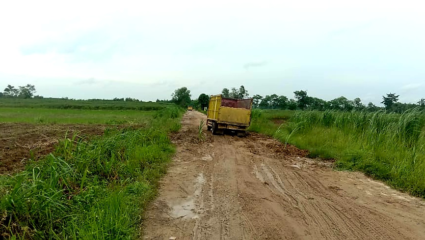 Jalan Kabupaten dan Provinsi Rusak, Warga Berharap Pemerintah Hadir